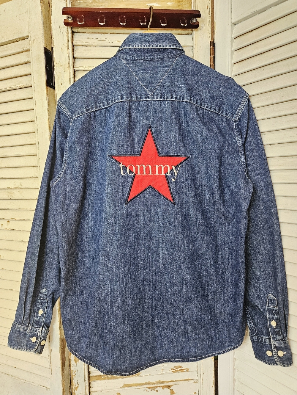 Vintage Y2K Tommy Hilfiger Dark Wash Denim Shirt W/ Star Applique Size 10/Medium